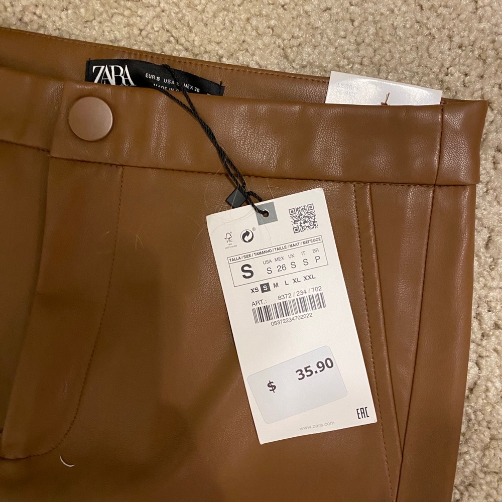 Brown leather leggings from Zara